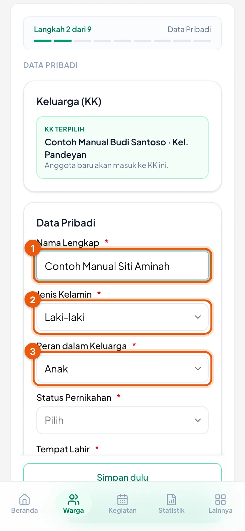 Nomor 1 nama, nomor 2 jenis kelamin, nomor 3 peran dalam keluarga.