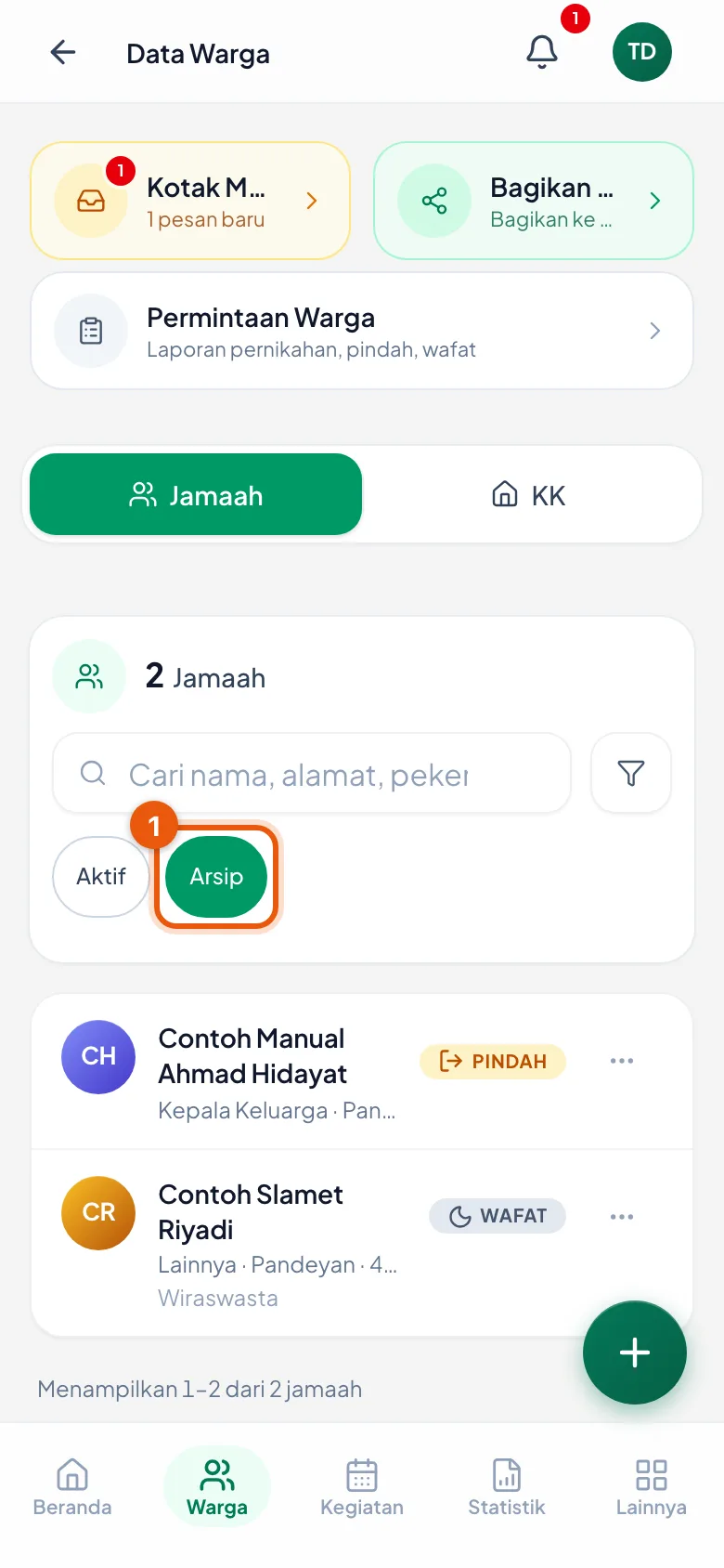 Saringan Arsip menampilkan warga yang statusnya sudah bukan aktif, dan tiap barisnya membawa lencana statusnya sendiri — di sini PINDAH.